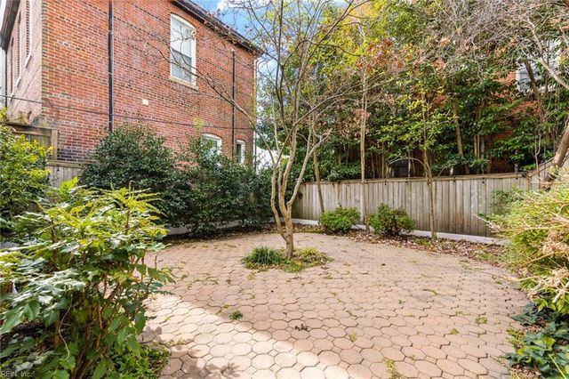 425 W York ST, Norfolk, VA 23510