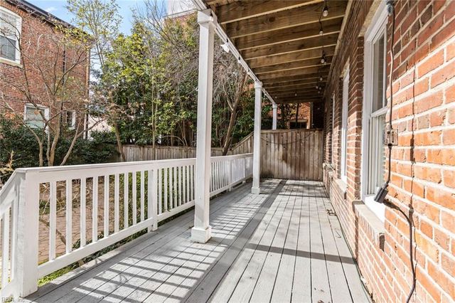 425 W York ST, Norfolk, VA 23510