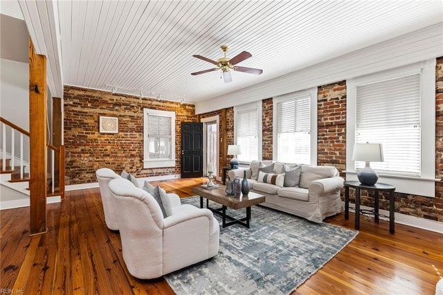 425 W York ST, Norfolk, VA 23510