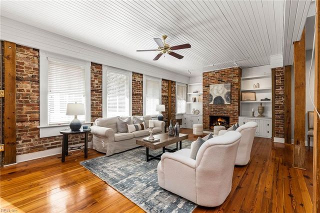 425 W York ST, Norfolk, VA 23510