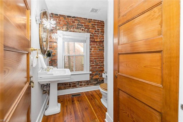 425 W York ST, Norfolk, VA 23510