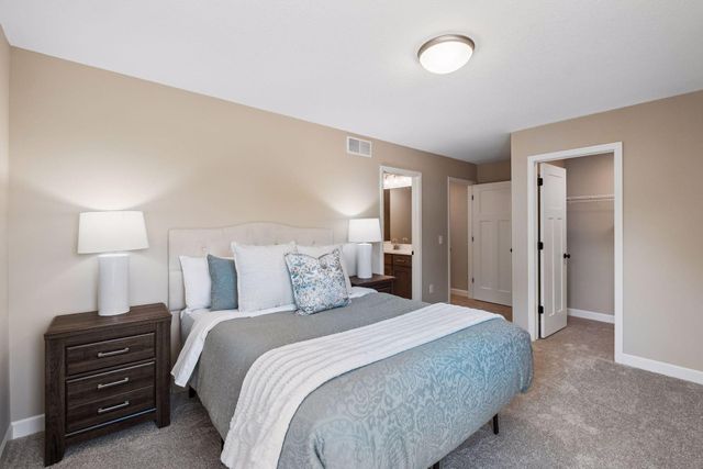 7264 Ambercrest Curve, Inver Grove Heights, MN 55077