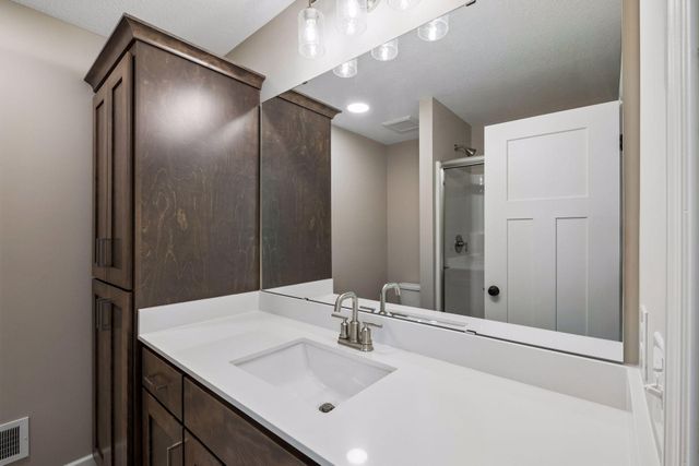 7264 Ambercrest Curve, Inver Grove Heights, MN 55077