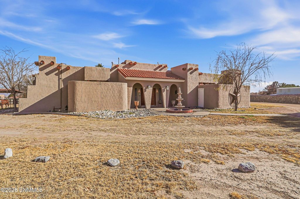 4 Cielo Escondido, Anthony, NM 88021