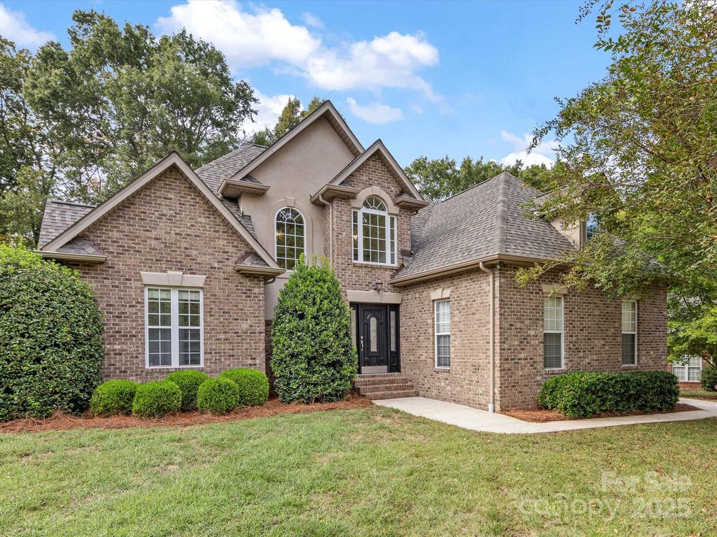 7006 Waggoners Glen Lane, Charlotte, NC 28226