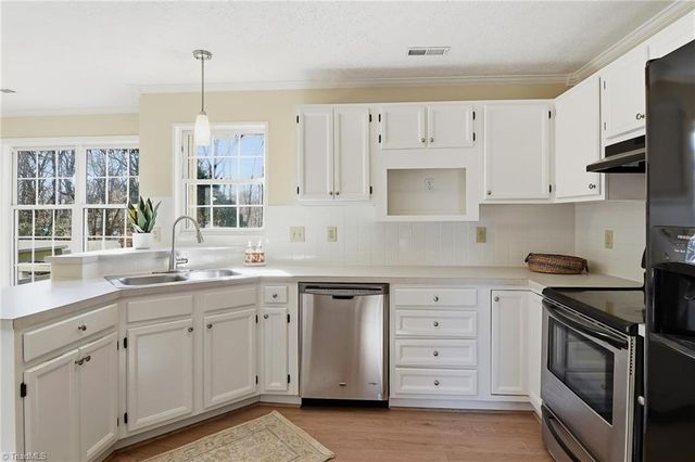 5965 Bethania Tobaccoville Road, Pfafftown, NC 27040