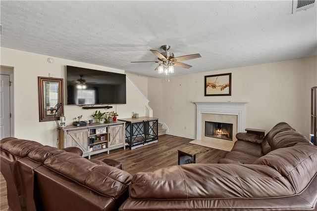 2137 Black Oak Lane, Ellenwood, GA 30294