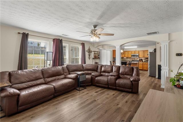 2137 Black Oak Lane, Ellenwood, GA 30294