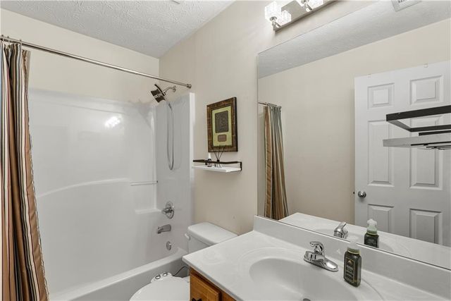2137 Black Oak Lane, Ellenwood, GA 30294