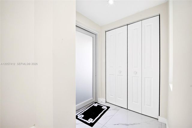 5715 Jackson St, Hollywood, FL 33023