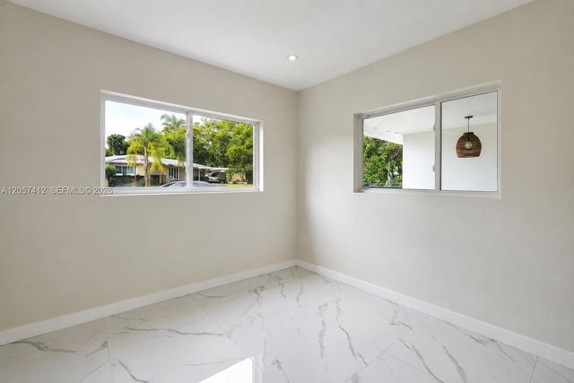 5715 Jackson St, Hollywood, FL 33023