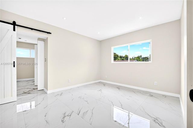 5715 Jackson St, Hollywood, FL 33023