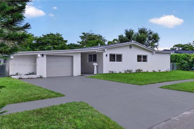 5715 Jackson St, Hollywood, FL 33023