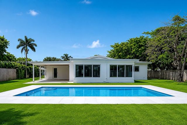 5715 Jackson St, Hollywood, FL 33023