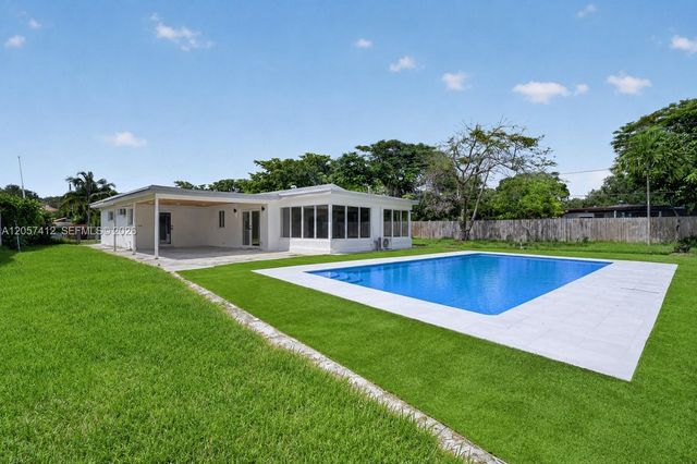 5715 Jackson St, Hollywood, FL 33023