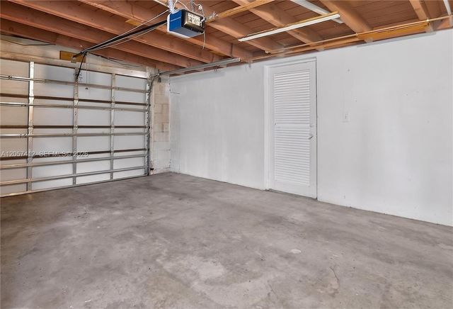 5715 Jackson St, Hollywood, FL 33023