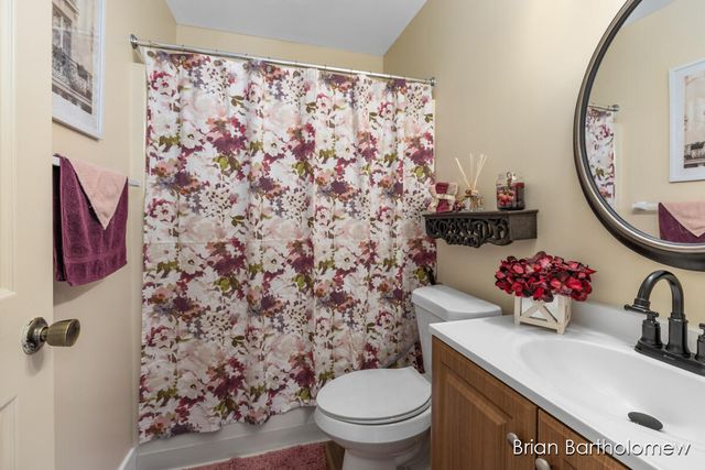 2657 Leffingwell Avenue Ne, Grand Rapids Twp, MI 49525