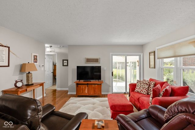 6935 Steinmeier Drive W, Indianapolis, IN 46220