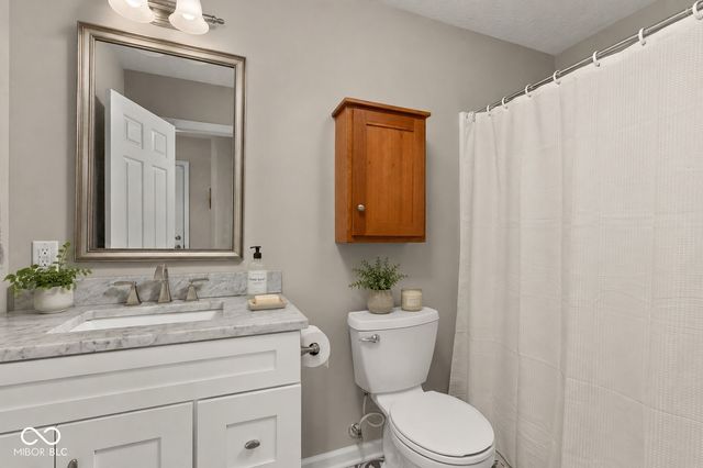 6935 Steinmeier Drive W, Indianapolis, IN 46220
