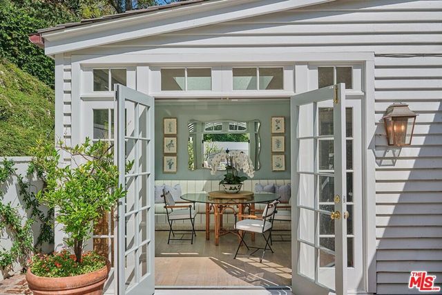 1827 N Beverly Drive, Los Angeles, CA 90210