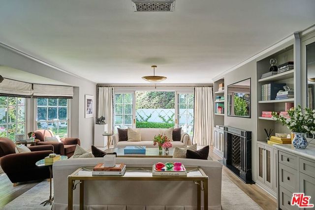 1827 N Beverly Drive, Los Angeles, CA 90210