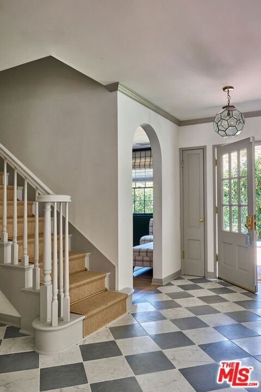 1827 N Beverly Drive, Los Angeles, CA 90210