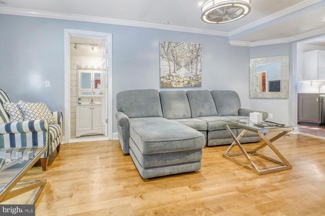 1111 CHESACO, Baltimore, MD 21237