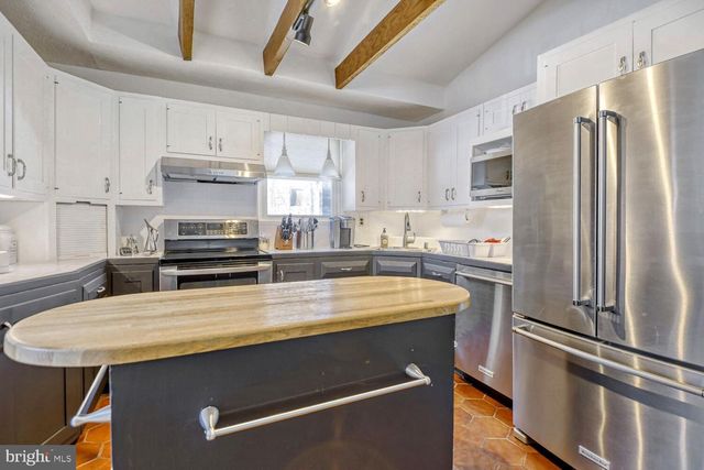 1111 CHESACO, Baltimore, MD 21237