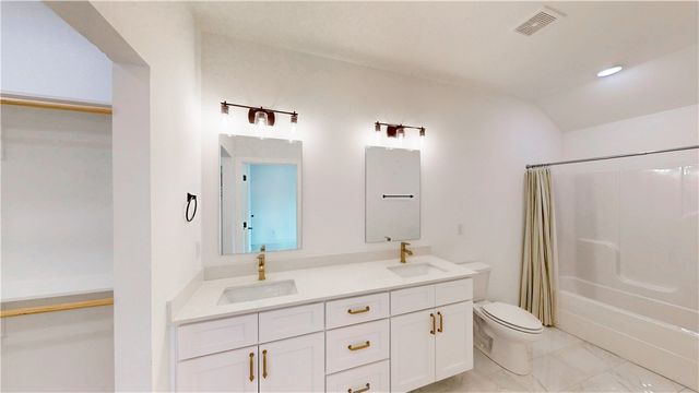 3054 W Berkeley Avenue, Rogers, AR 72758