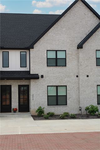 3054 W Berkeley Avenue, Rogers, AR 72758