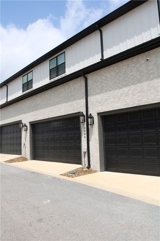 3054 W Berkeley Avenue, Rogers, AR 72758