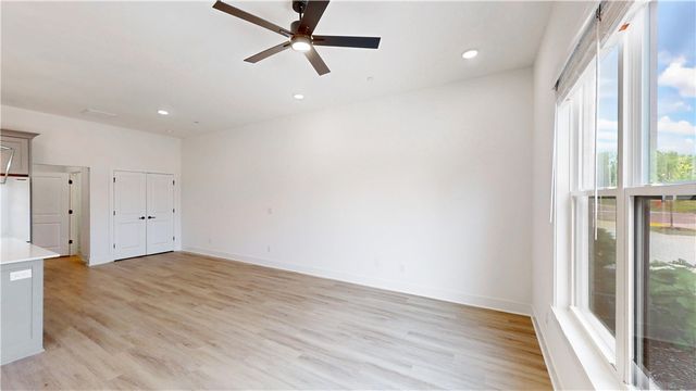 3054 W Berkeley Avenue, Rogers, AR 72758