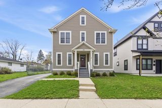 2367 N Dr William Finlayson STREET, Milwaukee, WI 53212