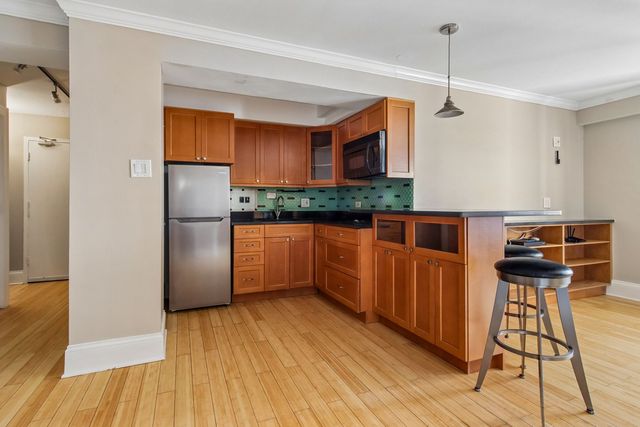 2909 N Sheridan Road 1201, Chicago, IL 60657