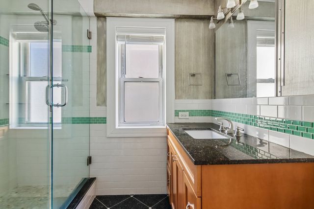 2909 N Sheridan Road 1201, Chicago, IL 60657