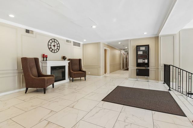 2909 N Sheridan Road 1201, Chicago, IL 60657
