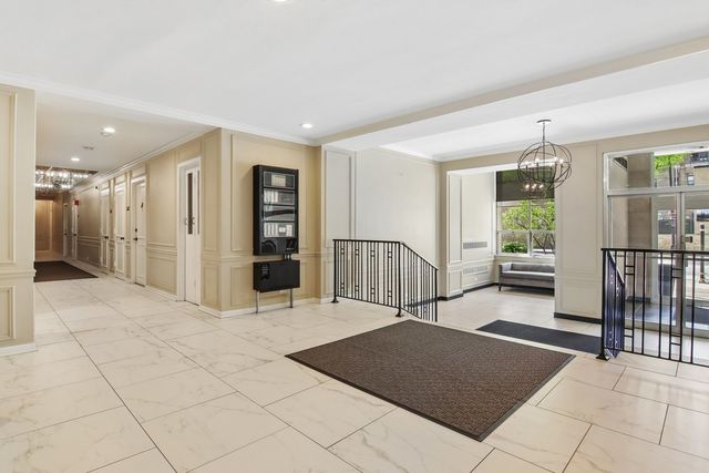 2909 N Sheridan Road 1201, Chicago, IL 60657