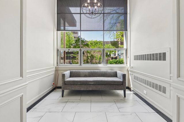 2909 N Sheridan Road 1201, Chicago, IL 60657
