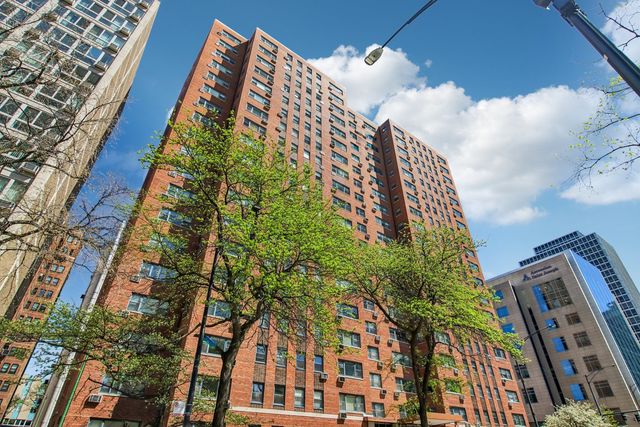 2909 N Sheridan Road 1201, Chicago, IL 60657