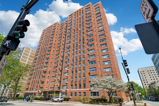 2909 N Sheridan Road 1201, Chicago, IL 60657