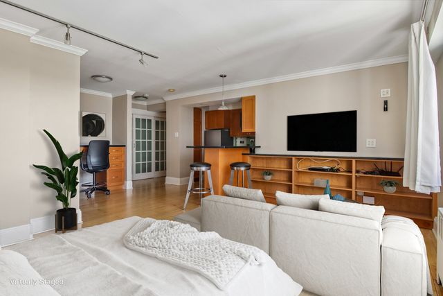 2909 N Sheridan Road 1201, Chicago, IL 60657