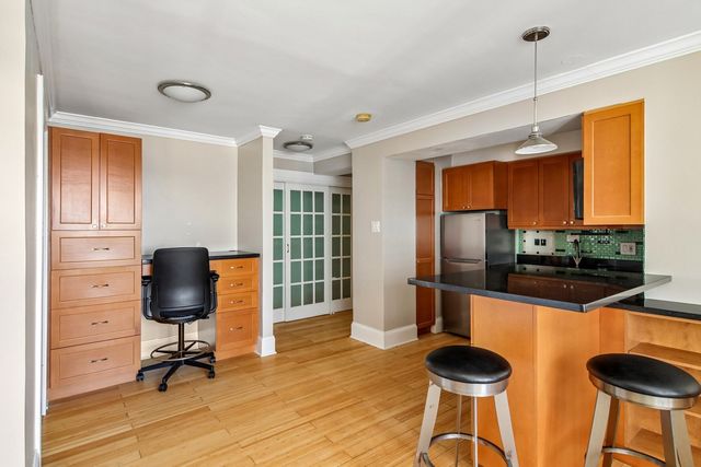 2909 N Sheridan Road 1201, Chicago, IL 60657