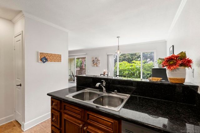 3076 Via Alicante D, La Jolla, CA 92037