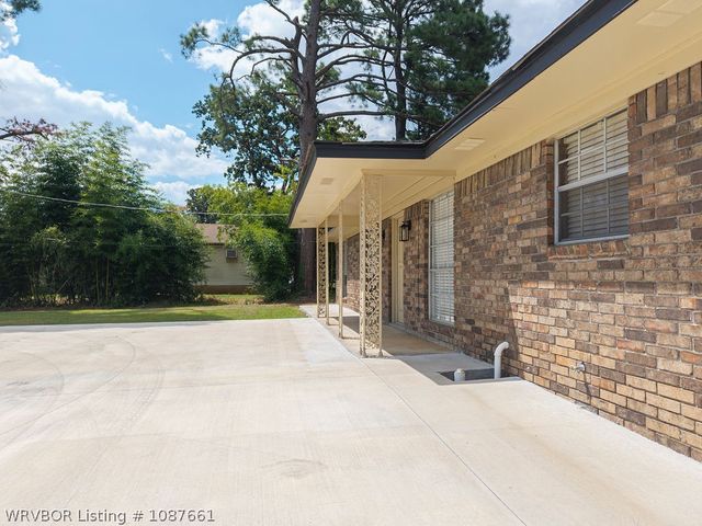 4407 Alma Highway, Van Buren, AR 72956