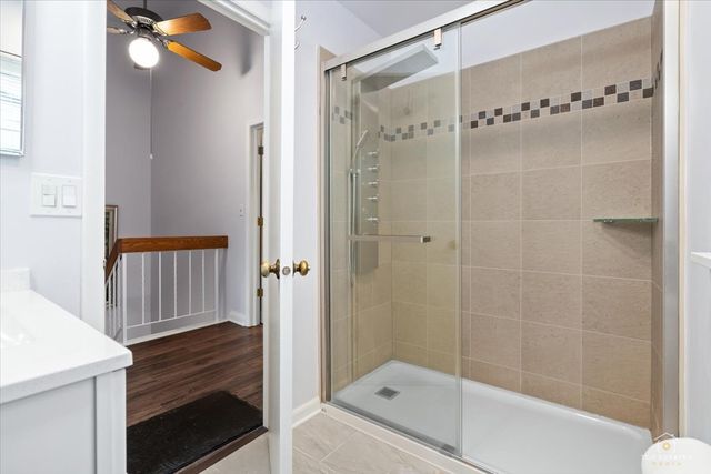 27 SARAHS GROVE Lane, Schaumburg, IL 60193