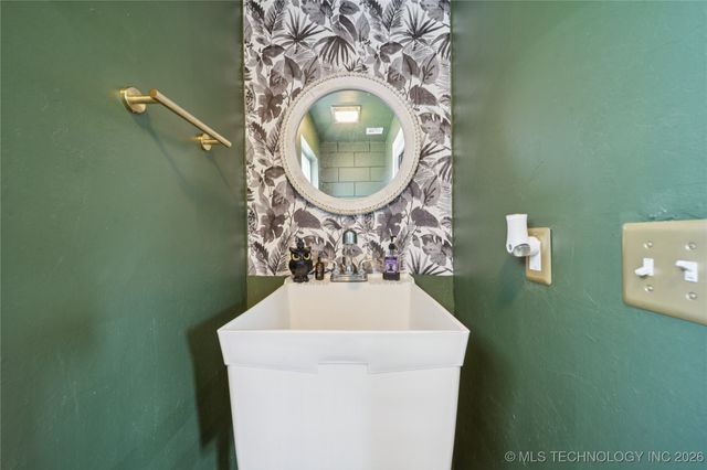 9858 N 38th Avenue W, Sperry, OK 74073