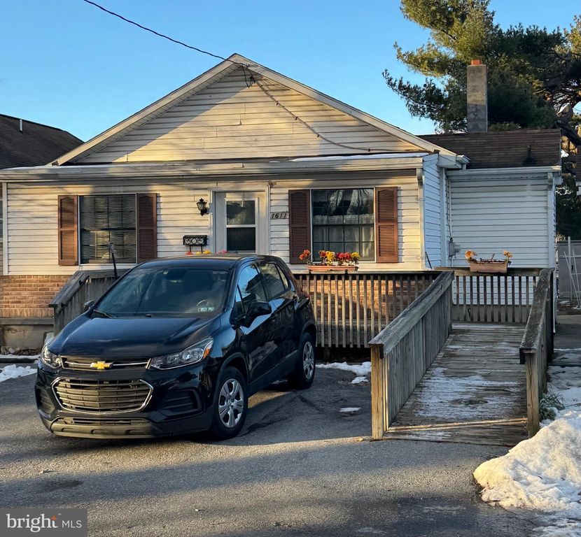 1611 WALNUT ST, Lebanon, PA 17042