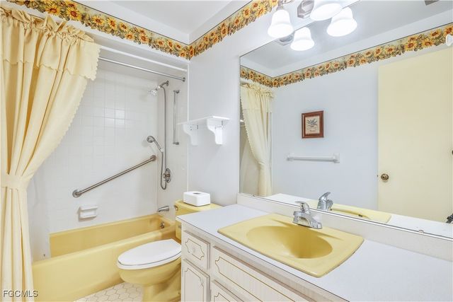 6992 Edgewater CIR, Fort Myers, FL 33919