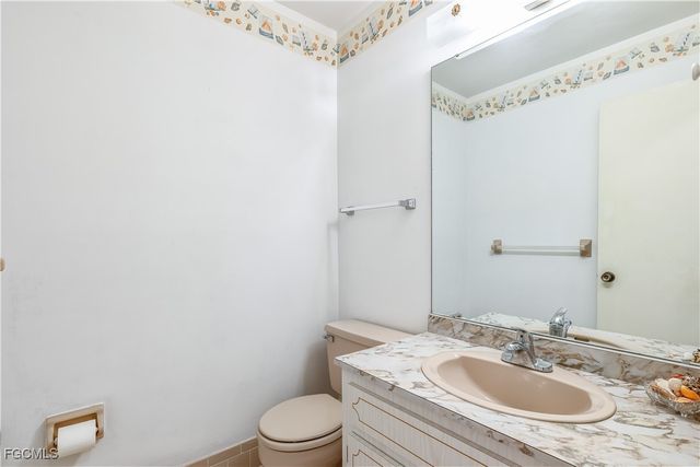 6992 Edgewater CIR, Fort Myers, FL 33919