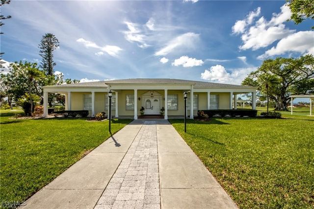 6992 Edgewater CIR, Fort Myers, FL 33919